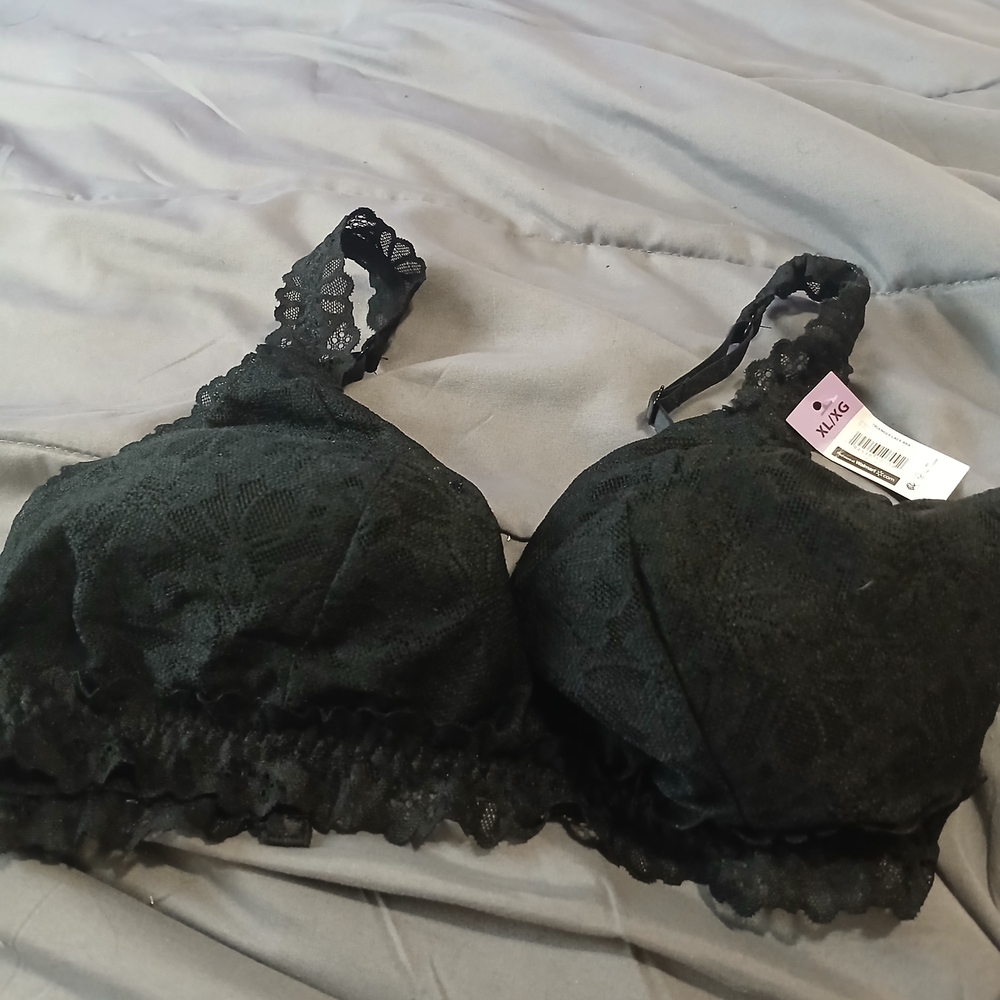 NWT No Boundaries Elegant Black Lace Bralette
